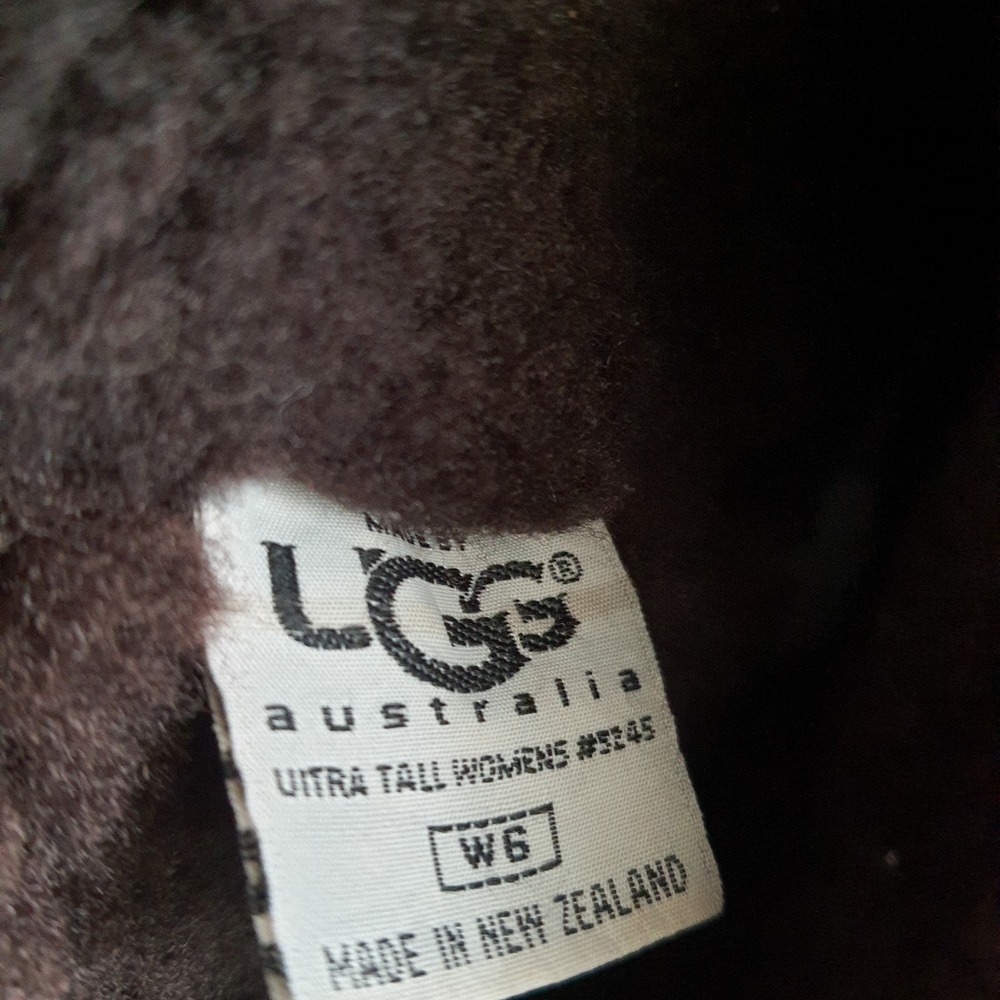 UGG Boots - Picture 6 of 7